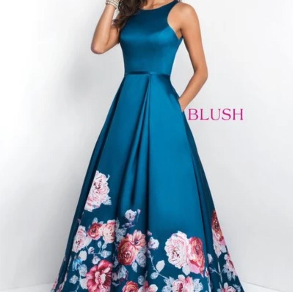 Prom Dress - Picture 4 of 5